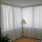 cortinas con riel color blanco